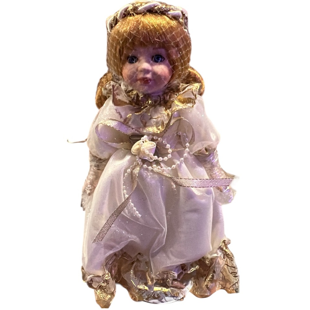 Avon Exclusive Special Memories Angel Porcelain Doll Katrina Vintage Y2K
